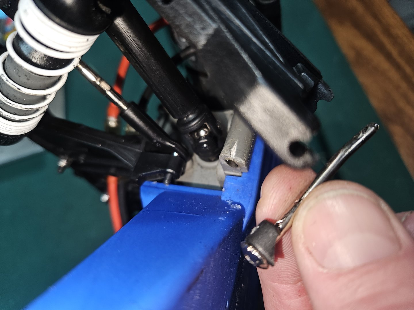 Slash figure 8 bent hinge pin, broke a arm and transmission case.